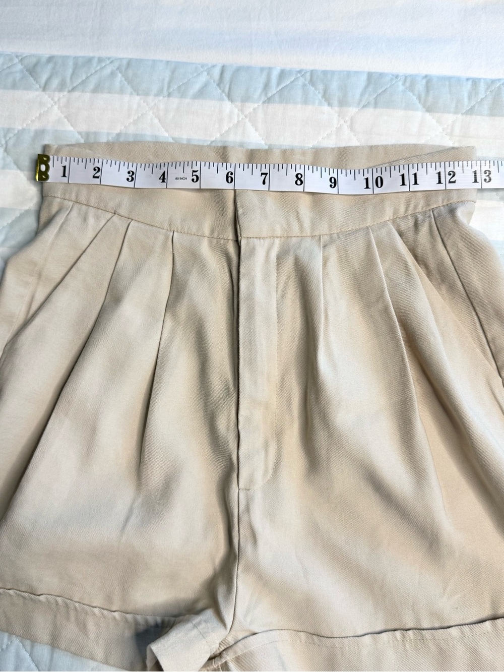Nonchalant Label Pleated Tailored High Waist Shorts Cream XS - Picture 9 of 14